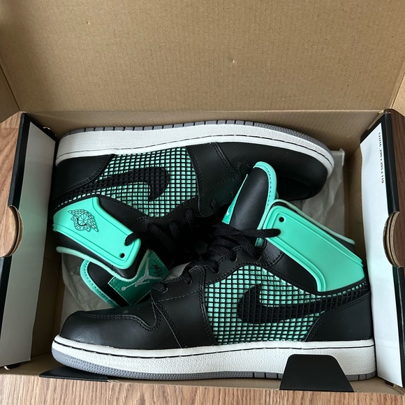 Air Jordan 1 Retro 89 “Green Glow” Sneakers - Picture 3 of 7